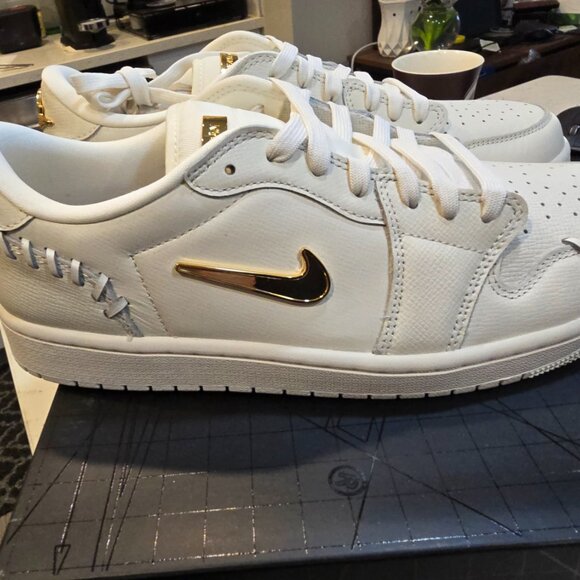 FN5032-100 Nike Air Jordan 1 Low Method Of Make White Gold MEN'S SIZE 10 US NEW - Picture 5 of 16